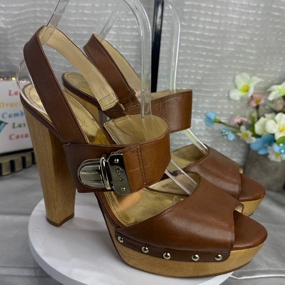 (A) COACH Women's Darcey Peep-Toe Platform Heels with Silver Wooden Buckle,Sz 9B - Picture 7 of 15